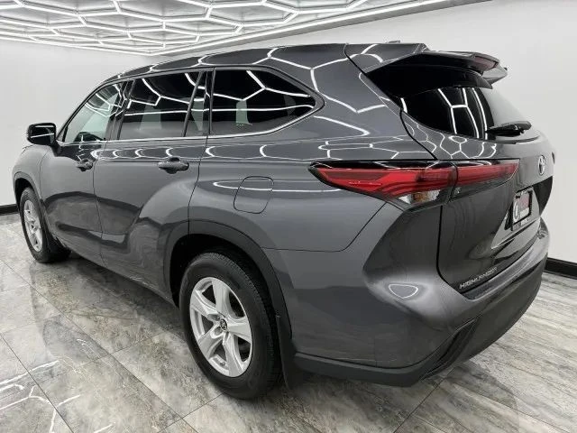 2021 Toyota Highlander - Image 4 of 12