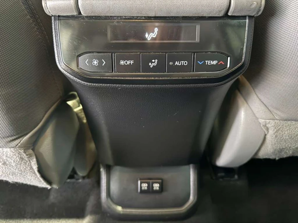 2021 Toyota Highlander - Image 23 of 31