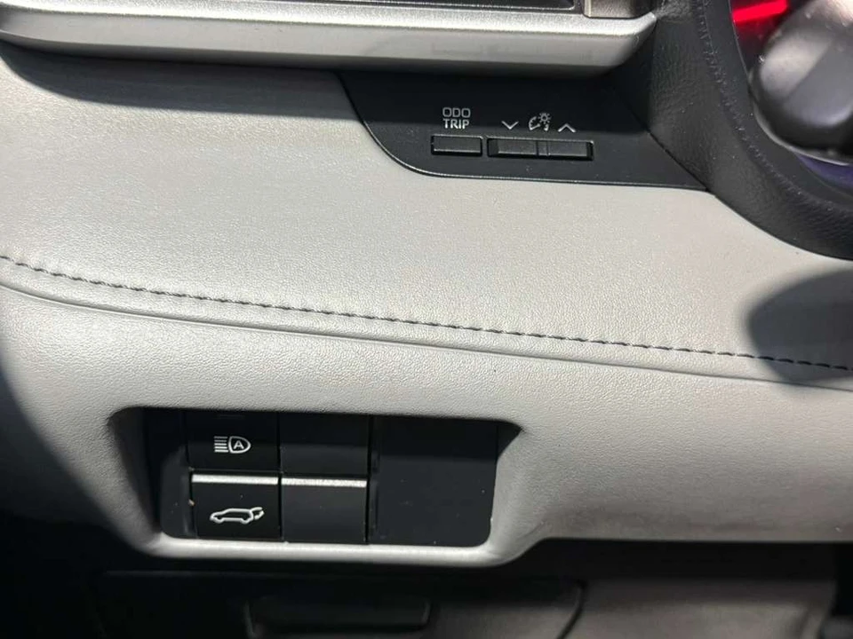 2021 Toyota Highlander - Image 15 of 31