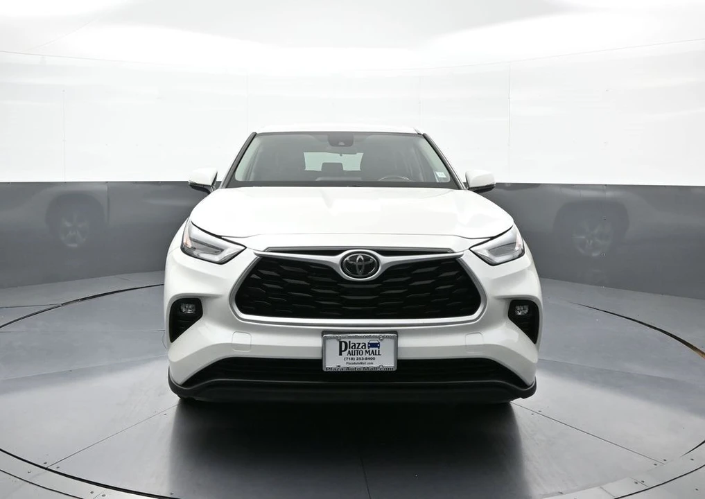 2021 Toyota Highlander - Image 2 of 12