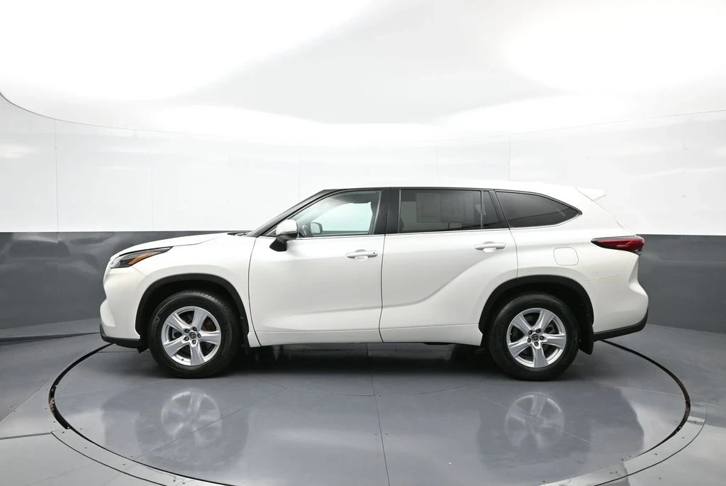2021 Toyota Highlander - Image 9 of 21
