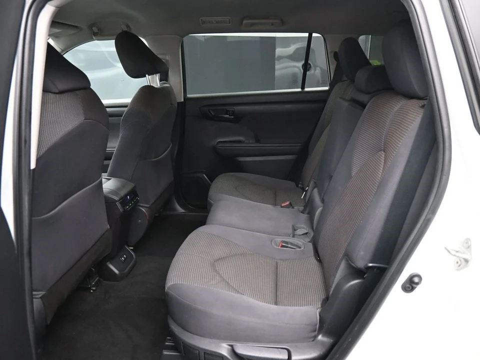 2021 Toyota Highlander - Image 20 of 21