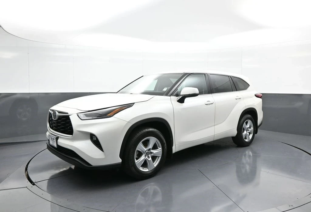 2021 Toyota Highlander - Image 10 of 21