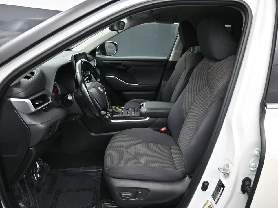 2021 Toyota Highlander - Image 18 of 21