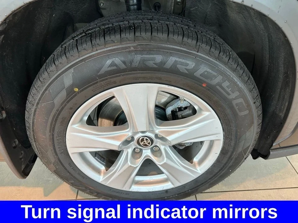 2021 Toyota Highlander - Image 9 of 12