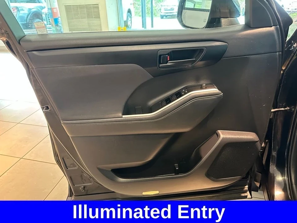 2021 Toyota Highlander - Image 11 of 12