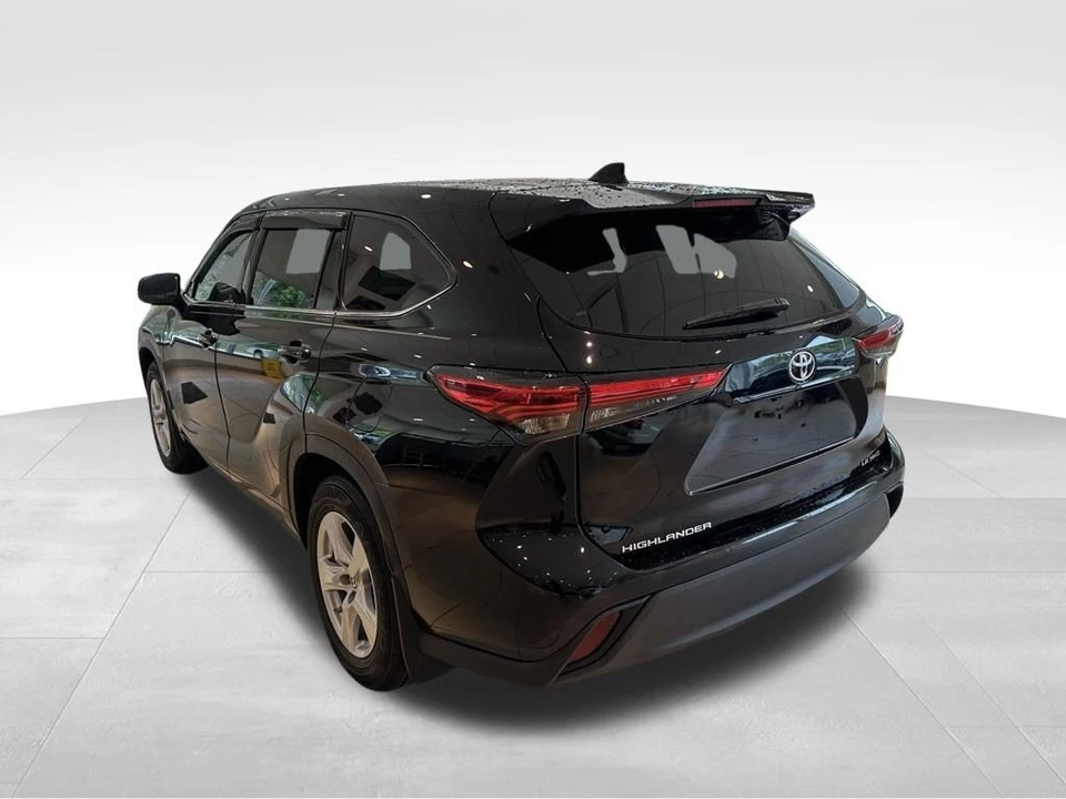 2021 Toyota Highlander - Image 2 of 12