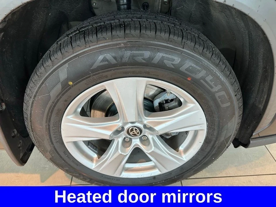 2021 Toyota Highlander - Image 9 of 21