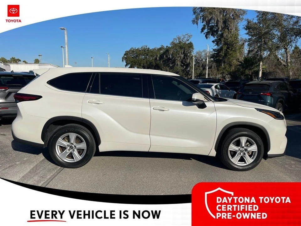 2021 Toyota Highlander - Image 2 of 10