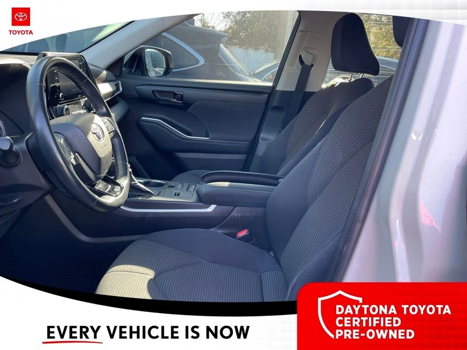 2021 Toyota Highlander - Image 7 of 10