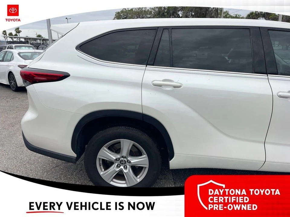 2021 Toyota Highlander - Image 8 of 10
