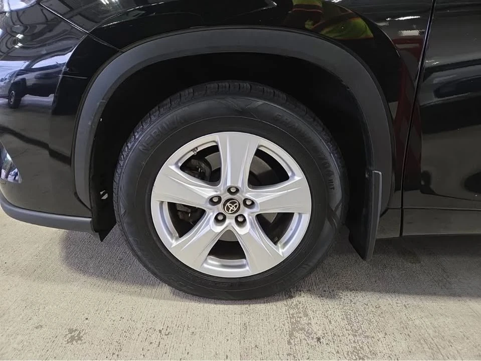 2021 Toyota Highlander - Image 7 of 15