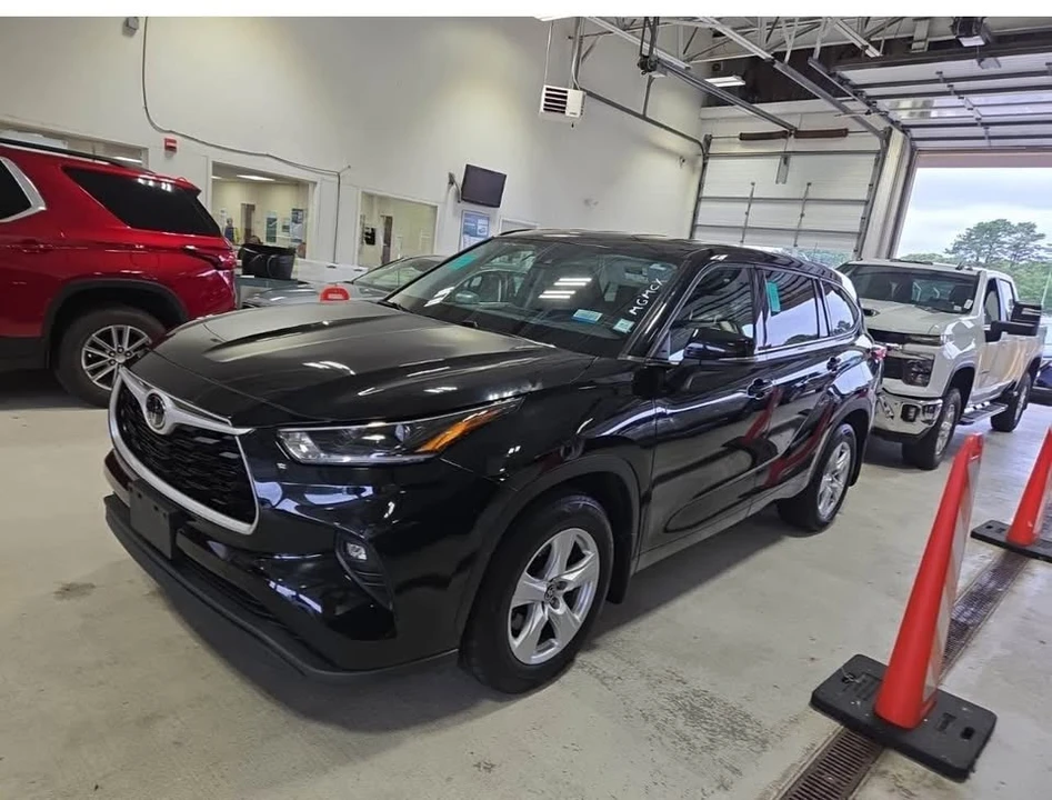 2021 Toyota Highlander - Image 3 of 15