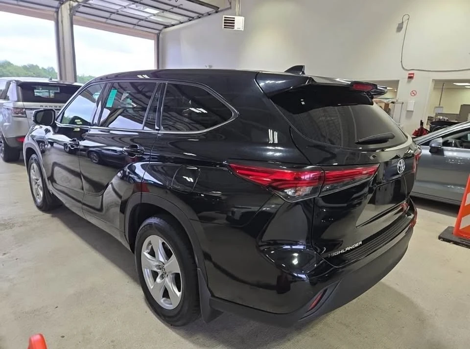 2021 Toyota Highlander - Image 4 of 15