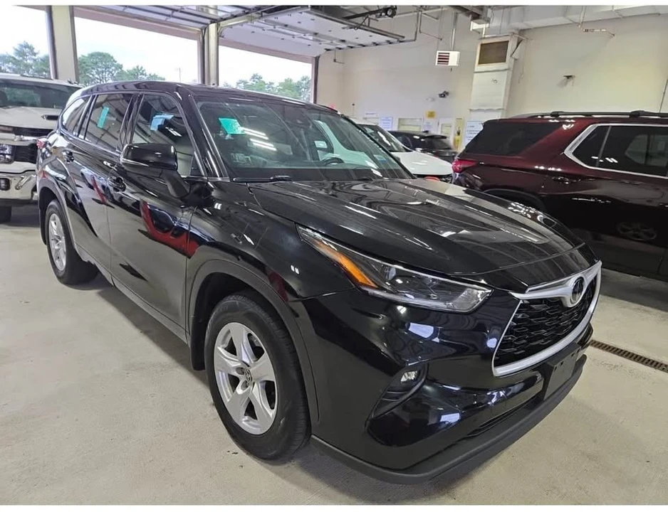 2021 Toyota Highlander - Image 2 of 15