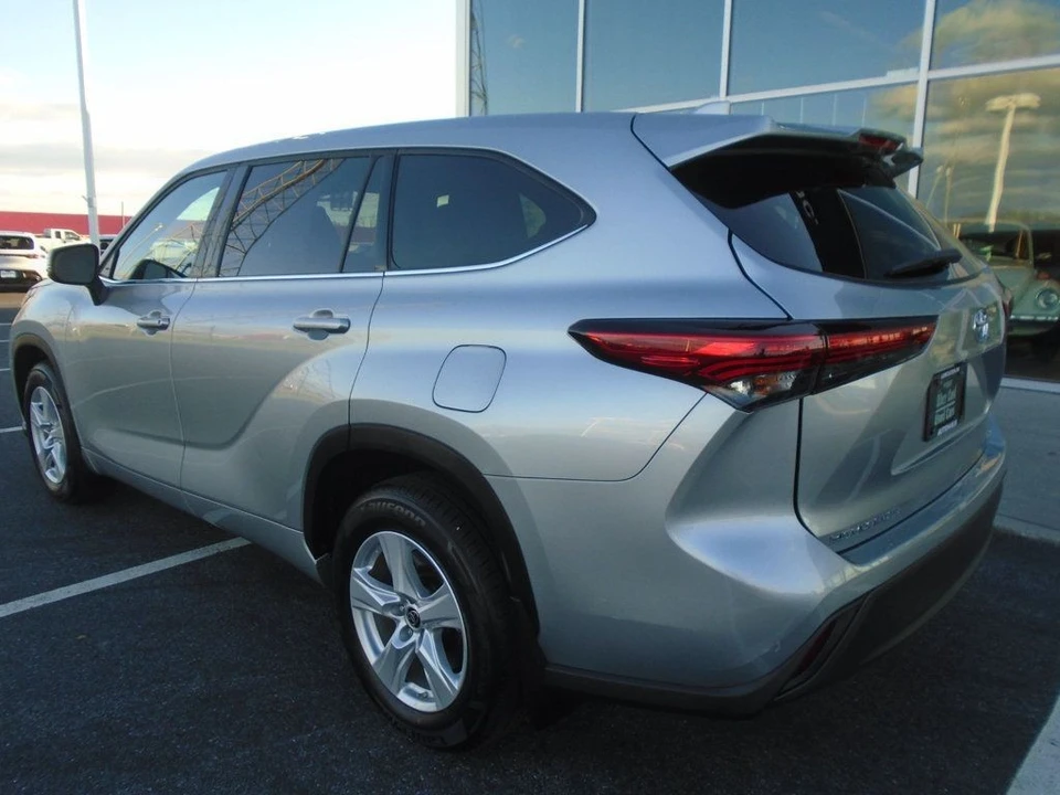 2021 Toyota Highlander - Image 6 of 12