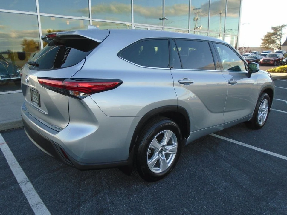 2021 Toyota Highlander - Image 4 of 12
