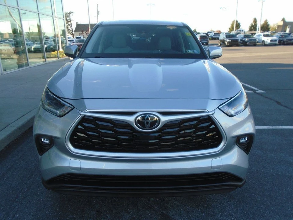 2021 Toyota Highlander - Image 9 of 12