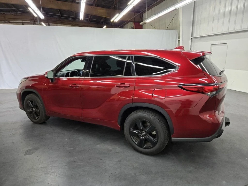 2021 Toyota Highlander - Image 2 of 12