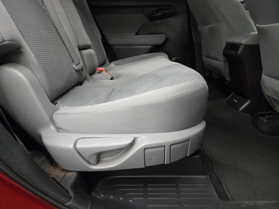 2021 Toyota Highlander - Image 11 of 12