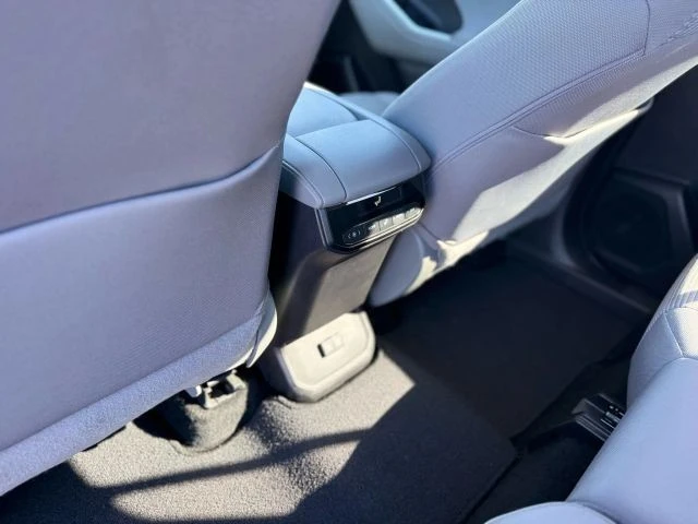 2021 Toyota Highlander - Image 16 of 21