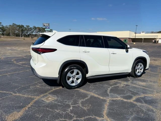 2021 Toyota Highlander - Image 2 of 21