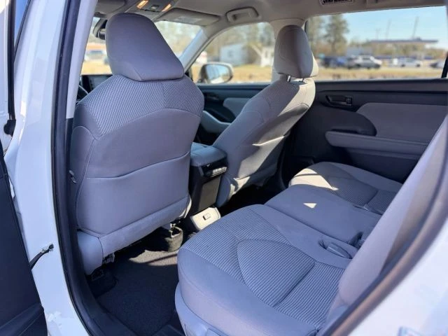 2021 Toyota Highlander - Image 15 of 21