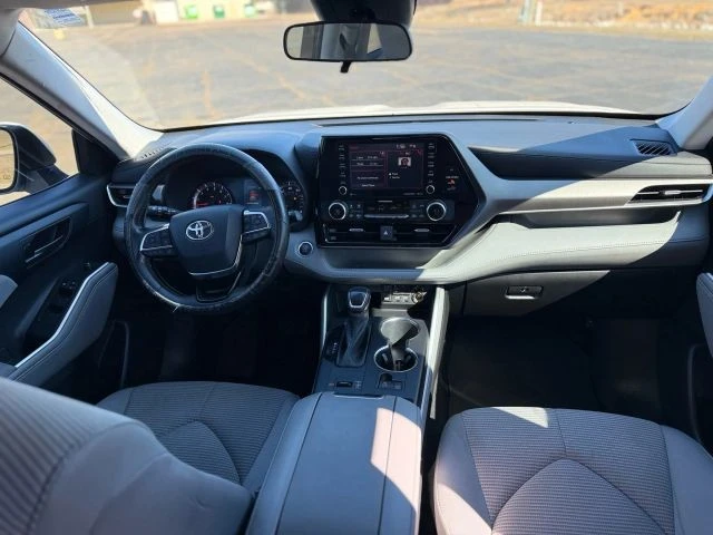 2021 Toyota Highlander - Image 11 of 21