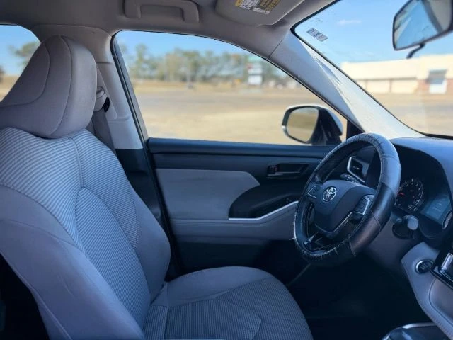2021 Toyota Highlander - Image 7 of 21