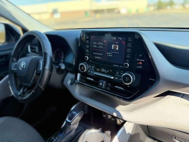 2021 Toyota Highlander - Image 8 of 21