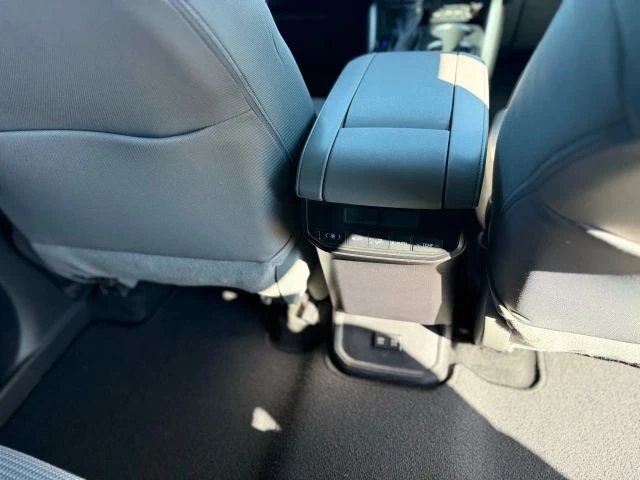 2021 Toyota Highlander - Image 10 of 21