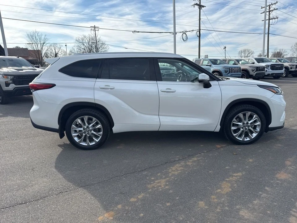 2021 Toyota Highlander - Image 6 of 12