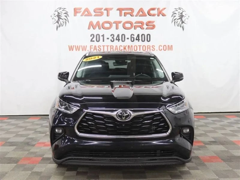 2021 Toyota Highlander - Image 2 of 12