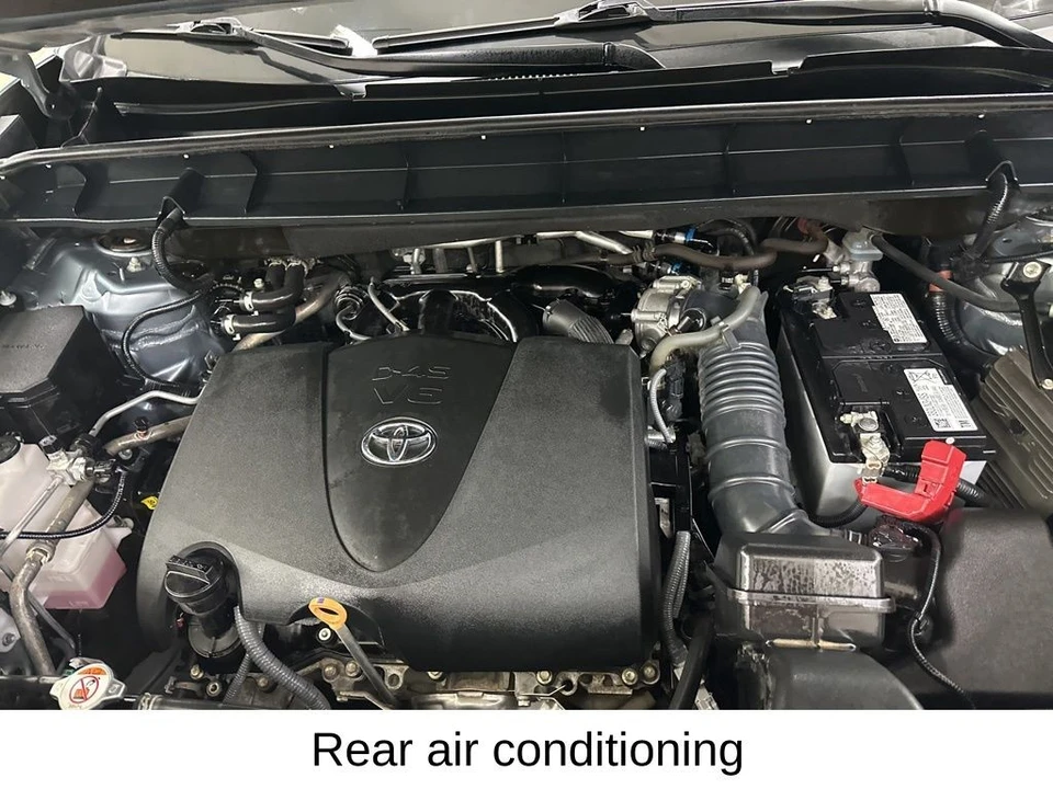 2021 Toyota Highlander - Image 18 of 21
