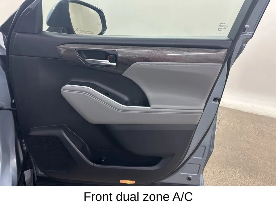 2021 Toyota Highlander - Image 20 of 21
