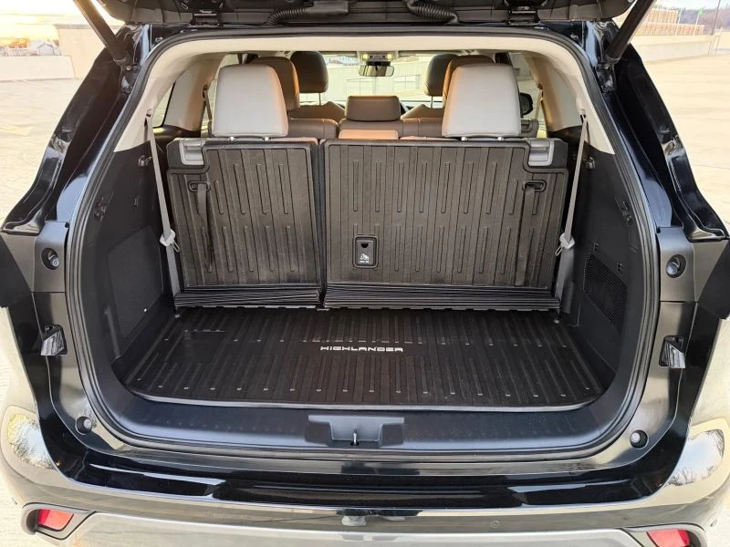 2021 Toyota Highlander - Image 4 of 12
