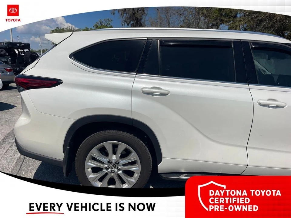 2021 Toyota Highlander - Image 3 of 10
