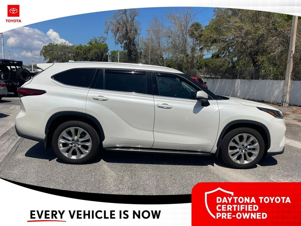 2021 Toyota Highlander - Image 2 of 10