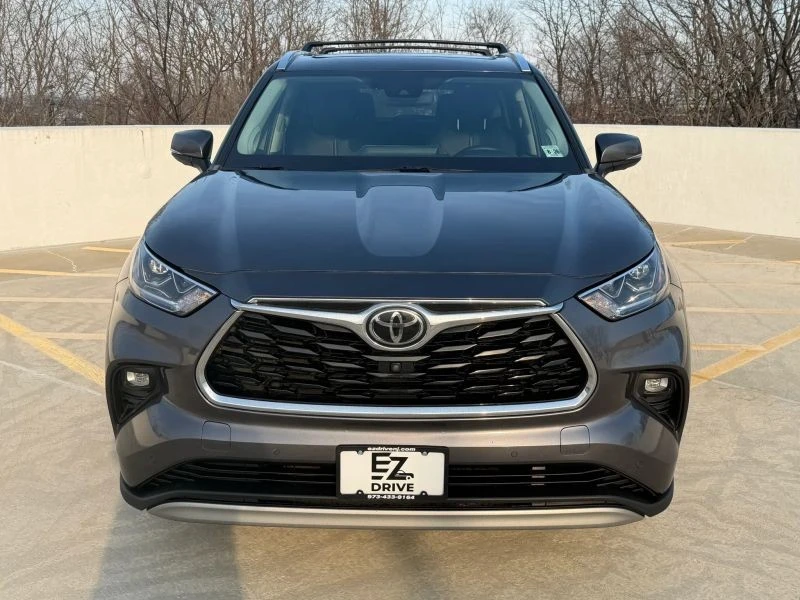 2021 Toyota Highlander - Image 10 of 12
