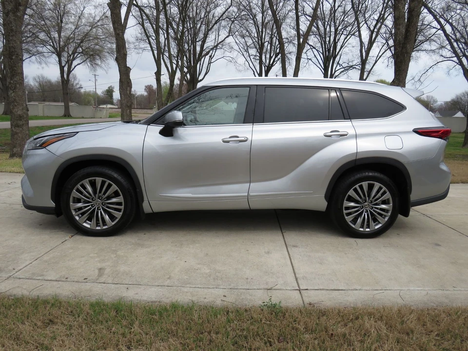 2021 Toyota Highlander - Image 4 of 12