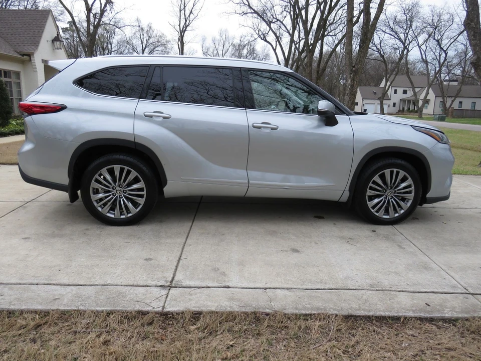 2021 Toyota Highlander - Image 12 of 12