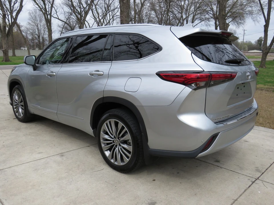 2021 Toyota Highlander - Image 7 of 12