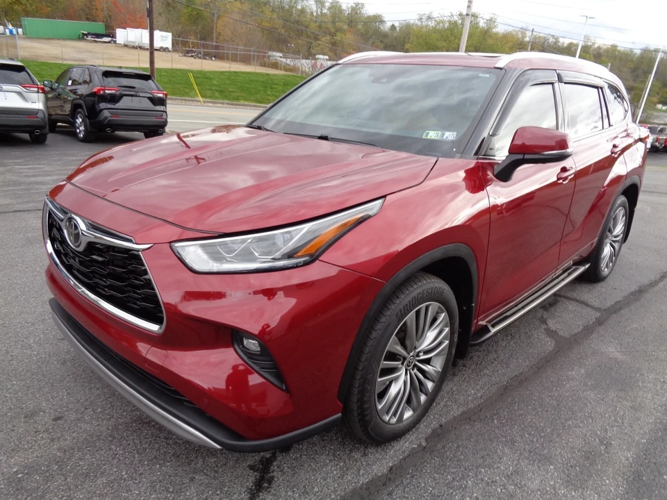 2021 Toyota Highlander - Image 8 of 21