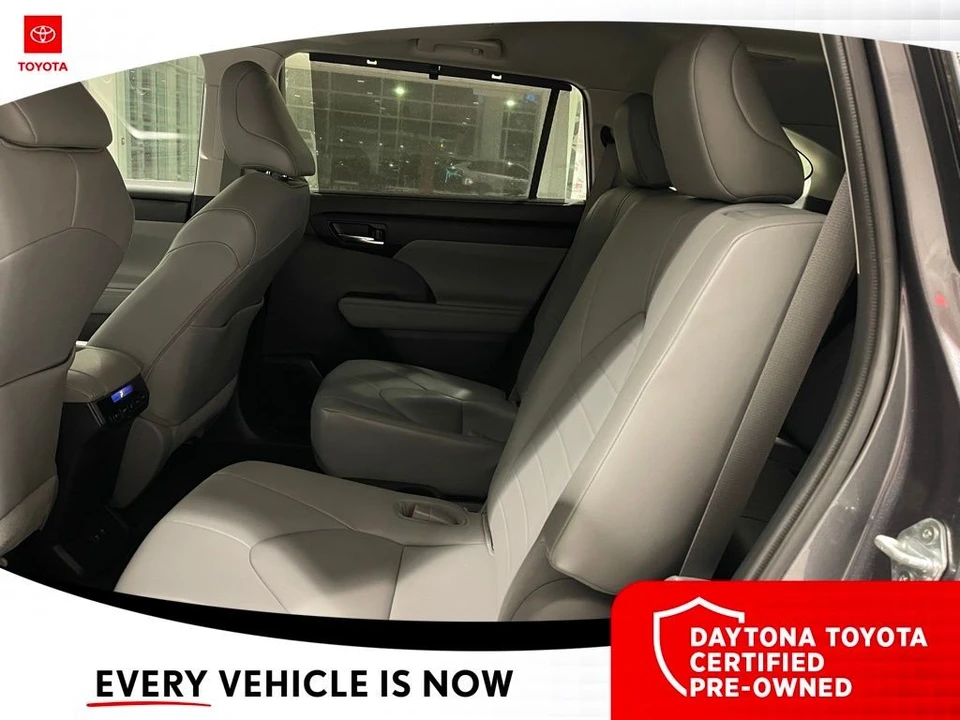 2021 Toyota Highlander - Image 8 of 10
