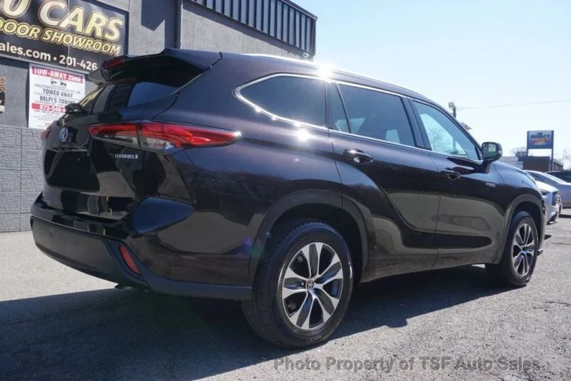 2021 Toyota Highlander - Image 7 of 12