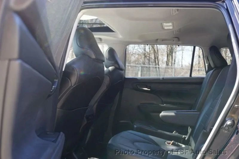 2021 Toyota Highlander - Image 12 of 12
