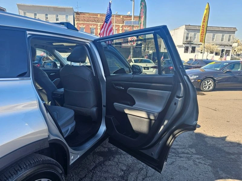 2021 Toyota Highlander - Image 12 of 12