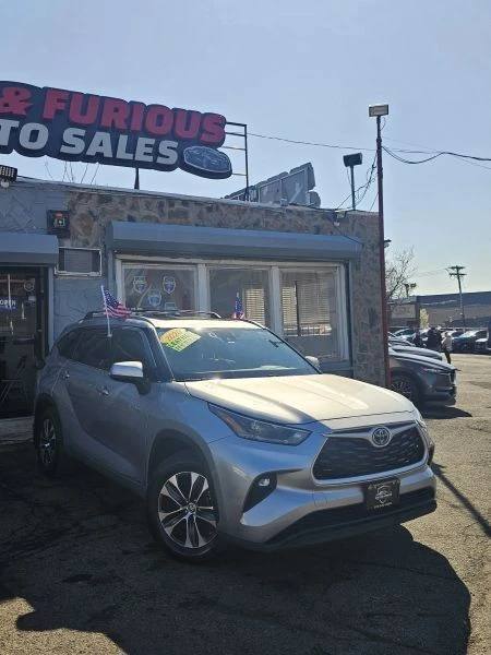 2021 Toyota Highlander - Image 3 of 12