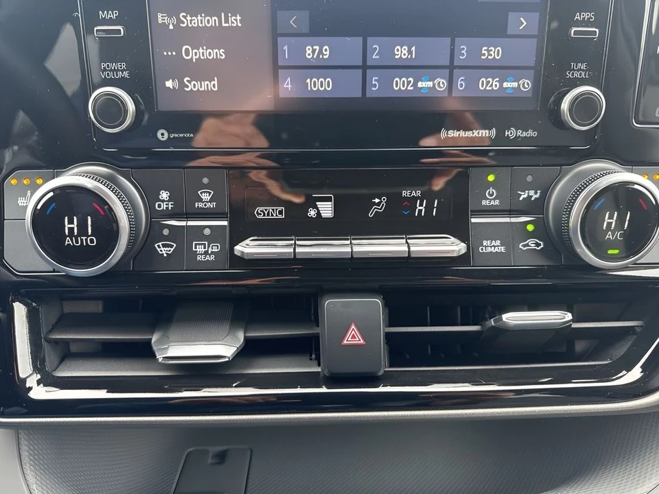 2021 Toyota Highlander - Image 20 of 21