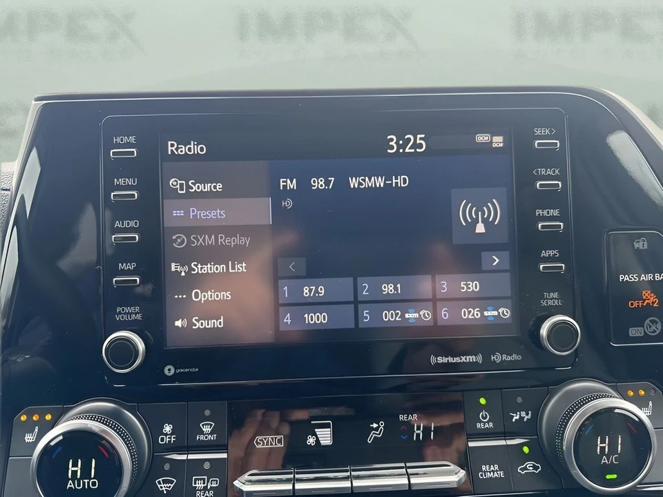 2021 Toyota Highlander - Image 19 of 21